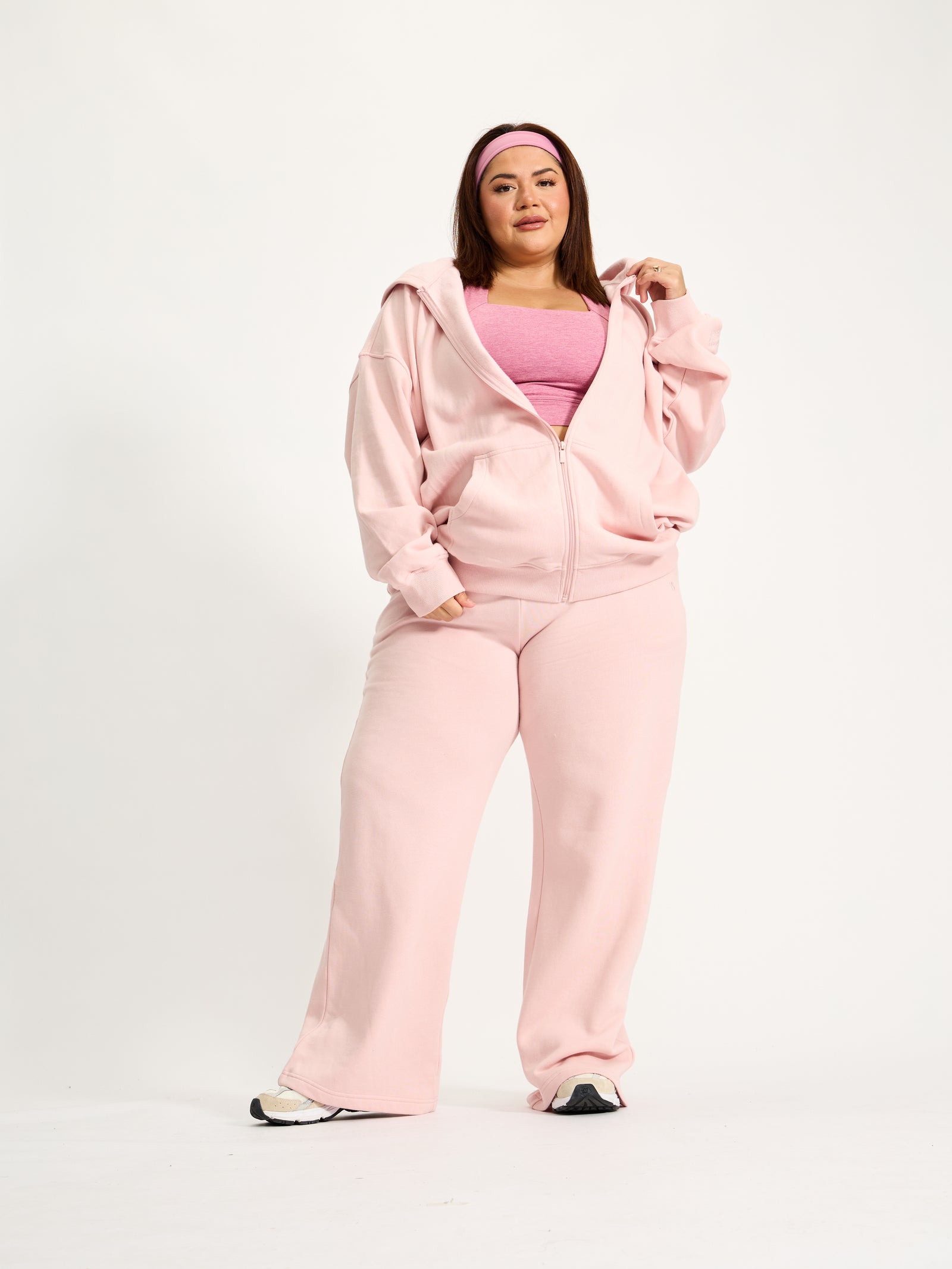 Threads Crossover Sweat Pant - Love Story