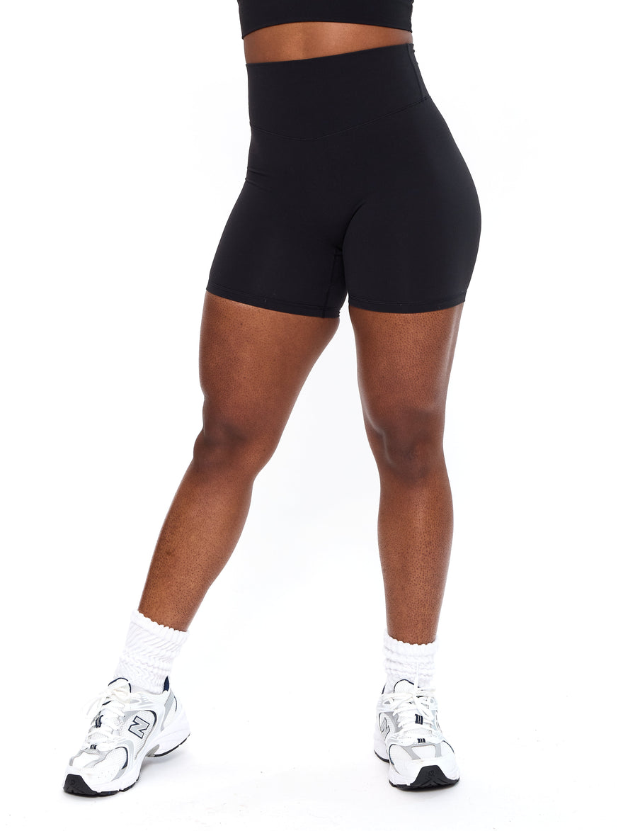 Rosa Short 5" - Onyx Black