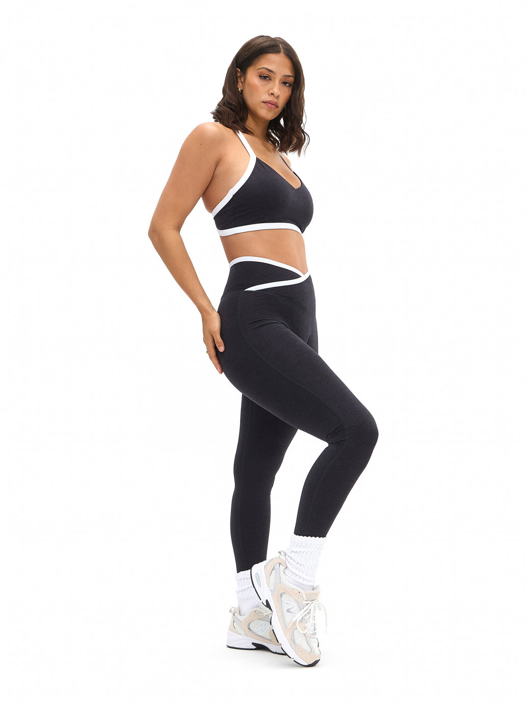 Dream Heather Contrast Sports Bra - Onyx Black and White